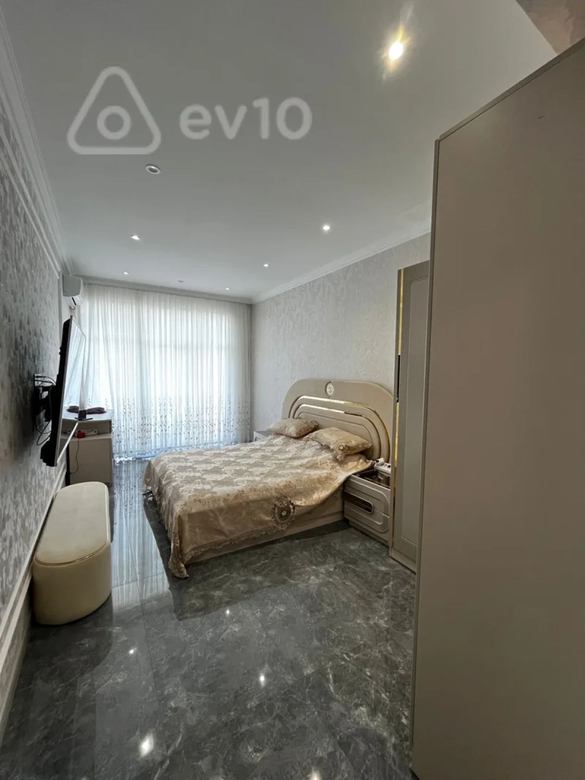 Satılır 4 otaqlı yeni tikili 170 m²