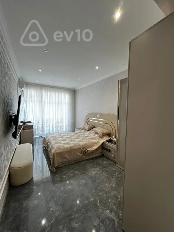 Satılır 4 otaqlı yeni tikili 170 m²
