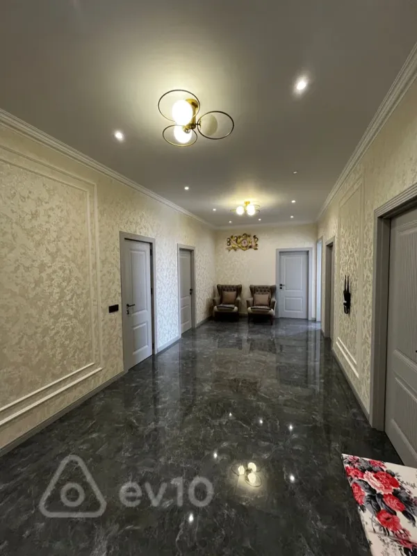 Satılır 4 otaqlı yeni tikili 170 m²