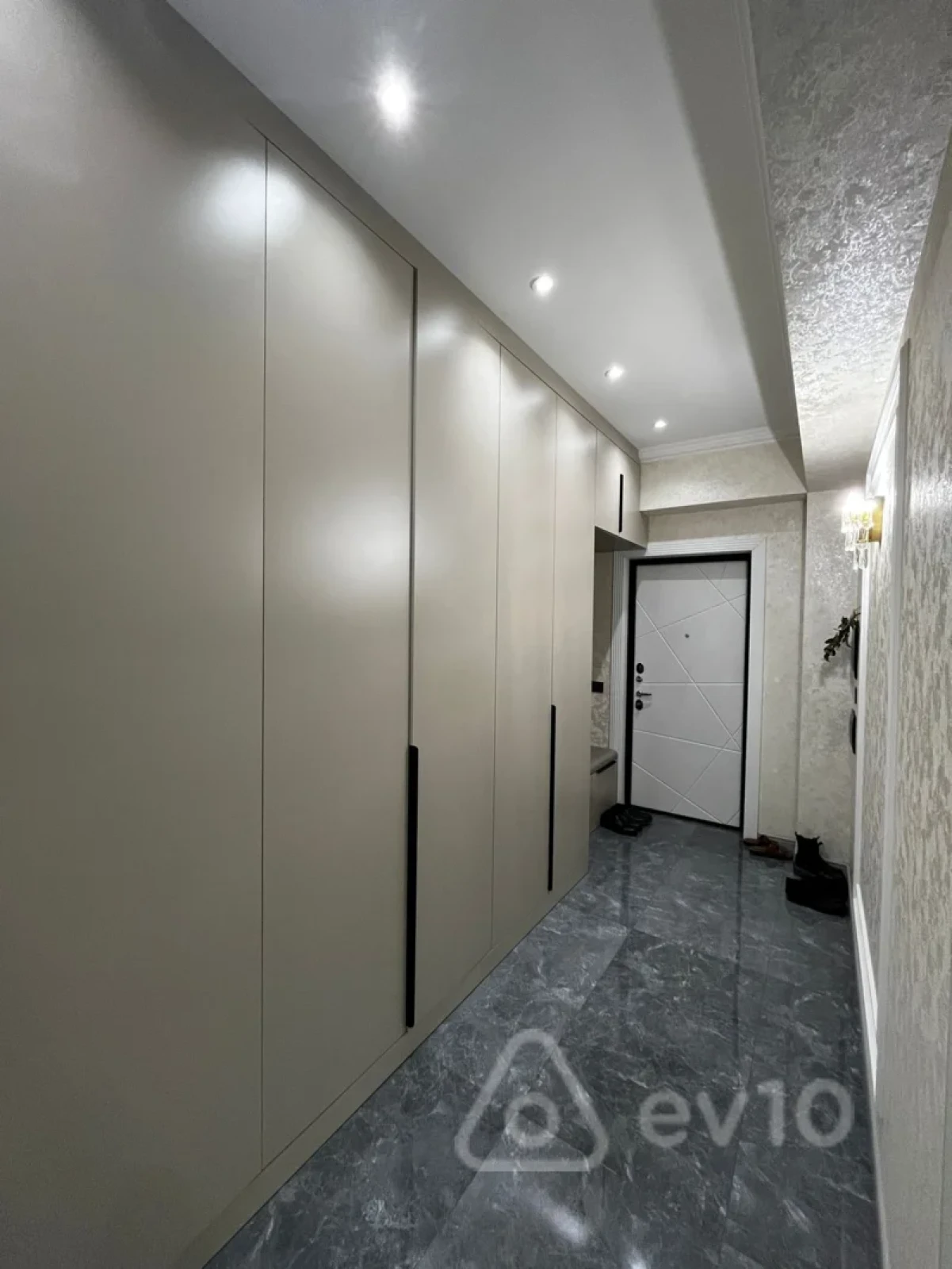 Satılır 4 otaqlı yeni tikili 170 m²