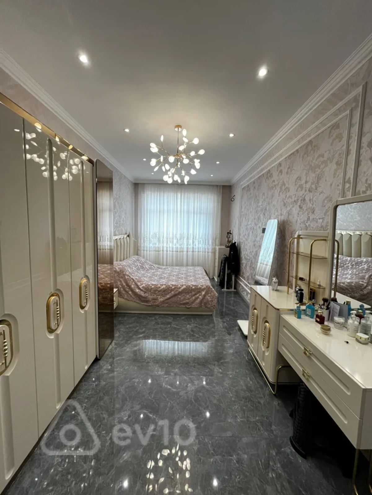 Satılır 4 otaqlı yeni tikili 170 m²