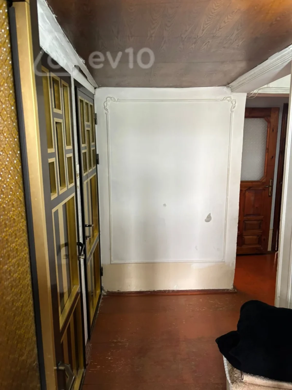 Satılır 3 otaqlı köhnə tikili 75 m²