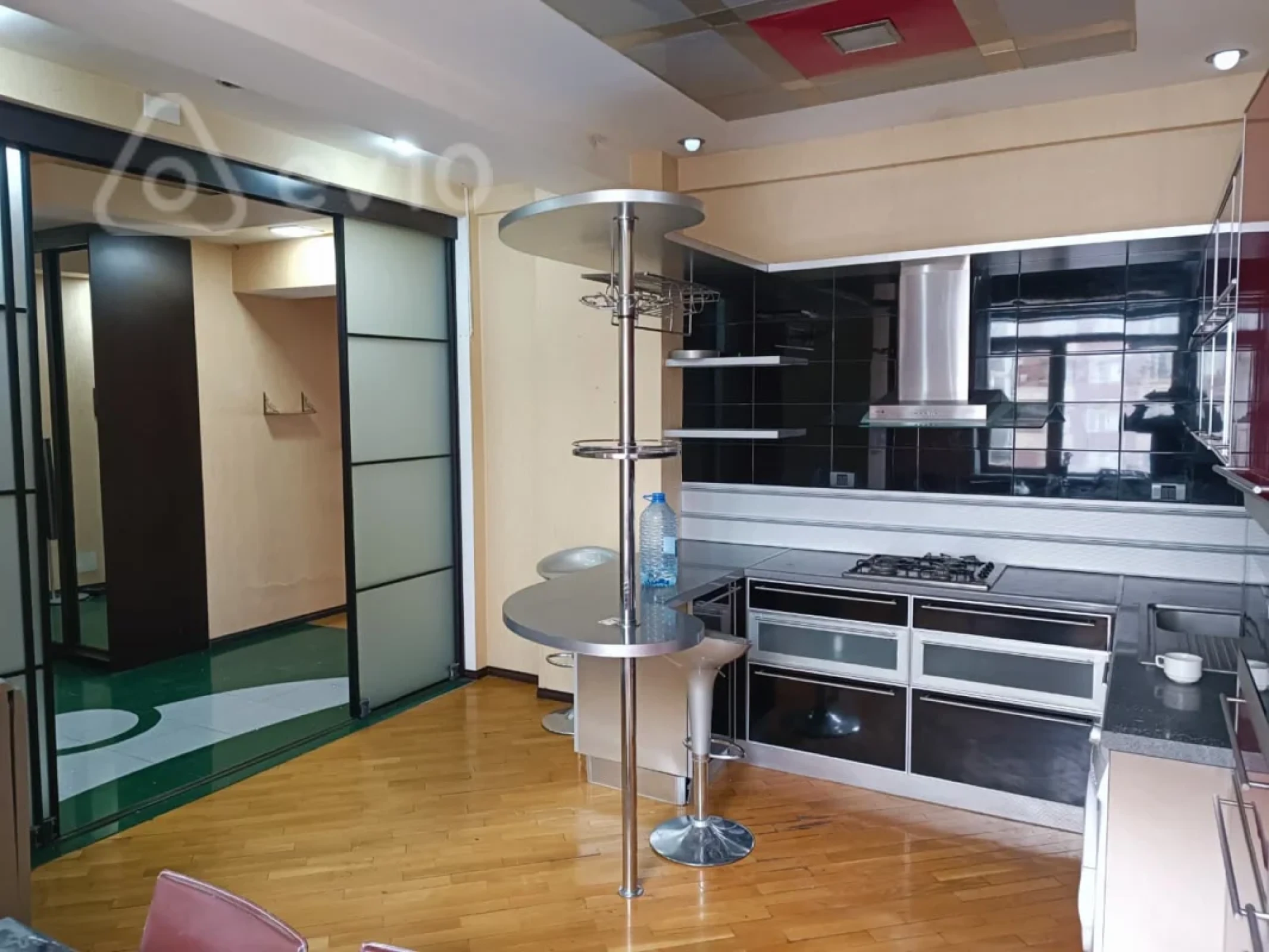 Kirayə verilir 3 otaqlı yeni tikili 150 m²