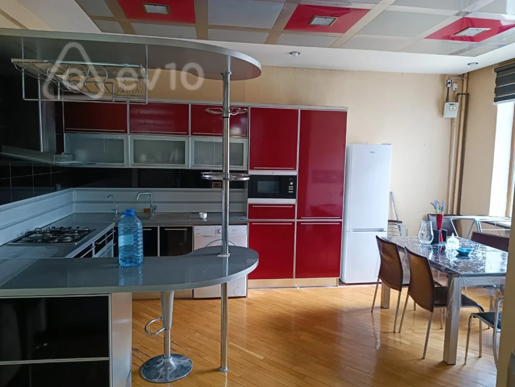 Kirayə verilir 3 otaqlı yeni tikili 150 m²