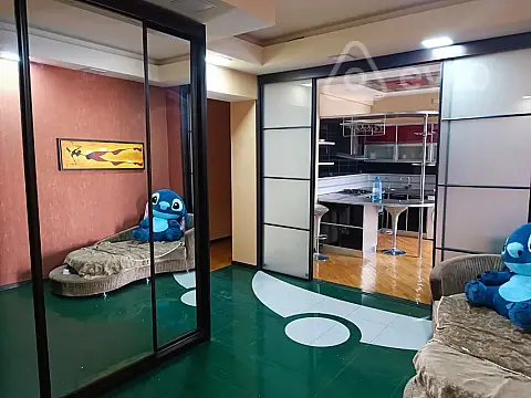 Kirayə verilir 3 otaqlı yeni tikili 150 m²