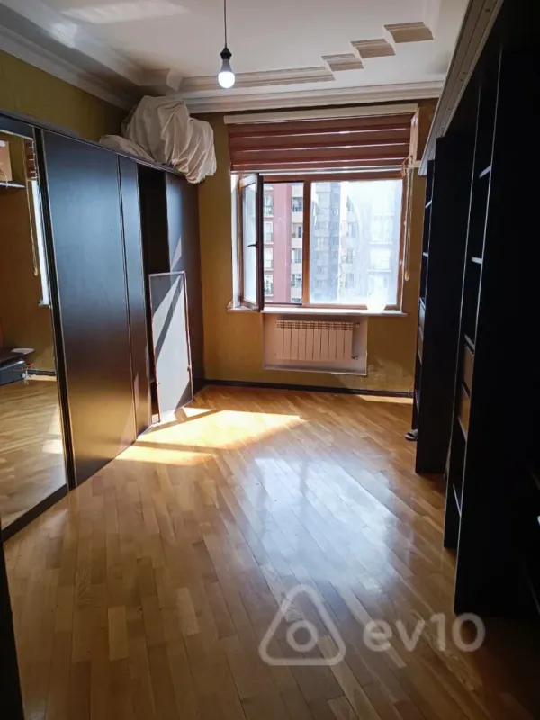 Kirayə verilir 3 otaqlı yeni tikili 150 m²