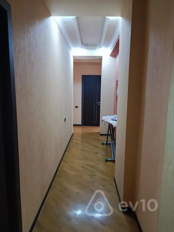 Kirayə verilir 3 otaqlı yeni tikili 150 m²