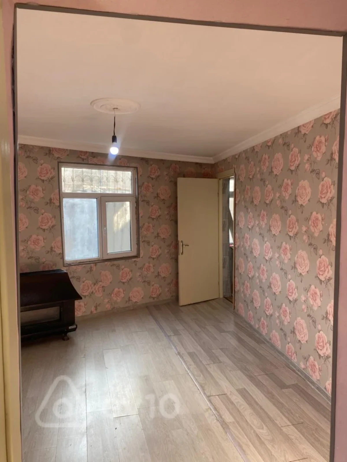 Satılır 2 otaqlı yeni tikili 72 m²