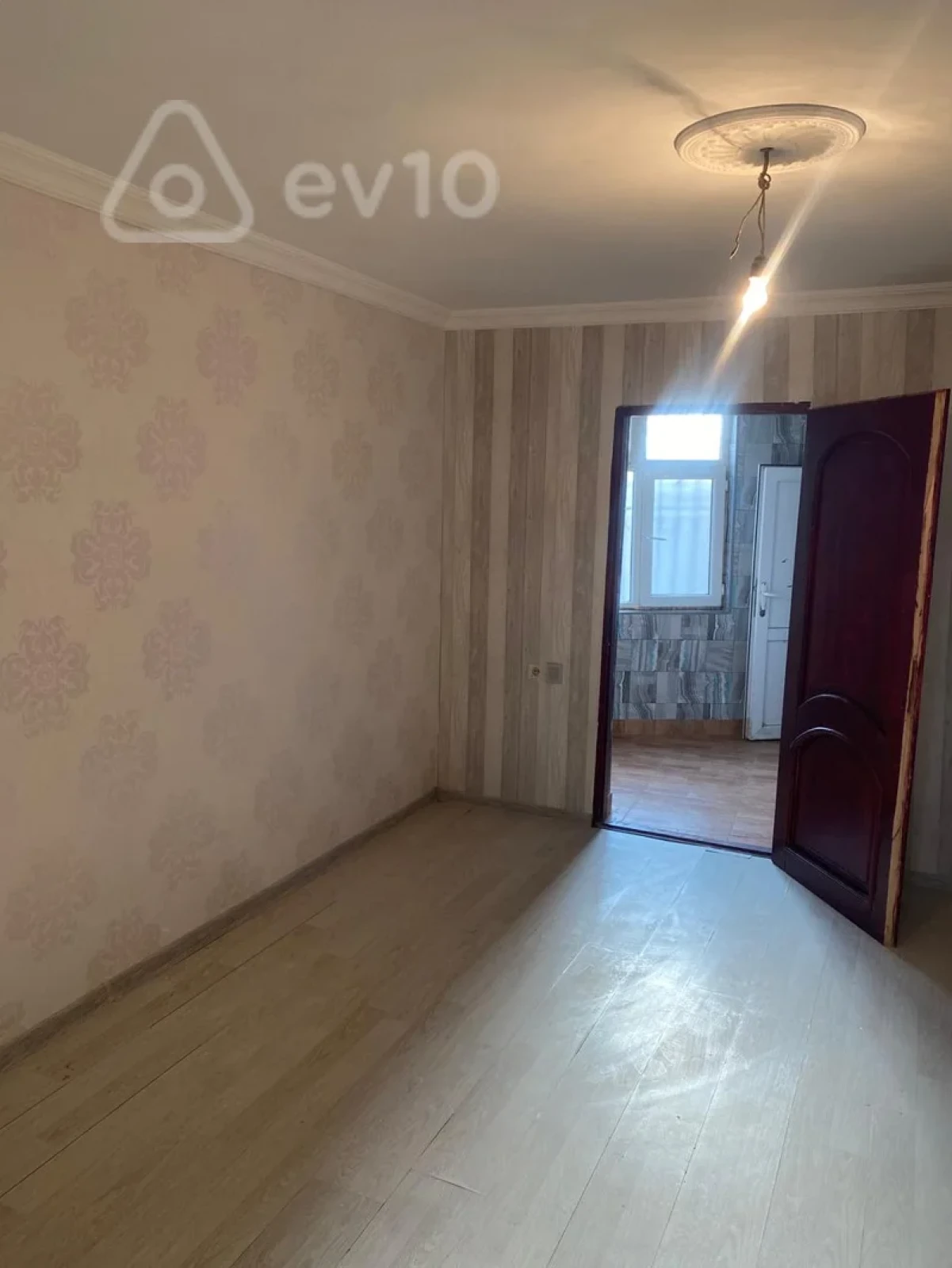 Satılır 2 otaqlı yeni tikili 72 m²