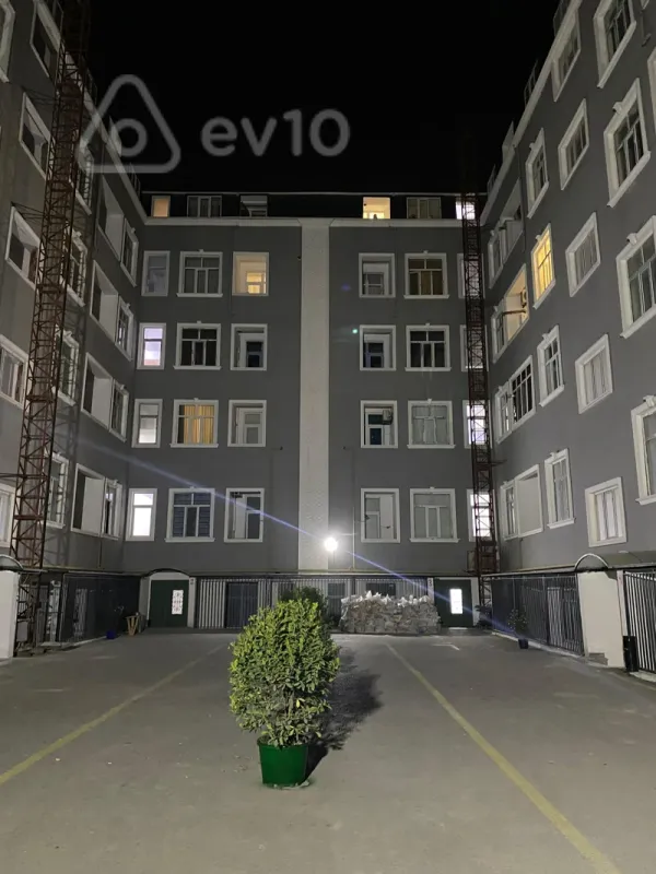 Kirayə verilir 2 otaqlı yeni tikili 50 m²