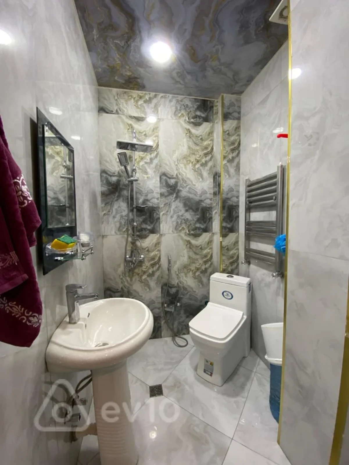 Kirayə verilir 2 otaqlı yeni tikili 50 m²