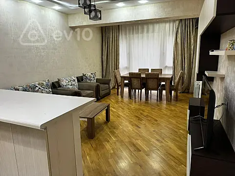 Kirayə verilir 2 otaqlı yeni tikili 75 m²