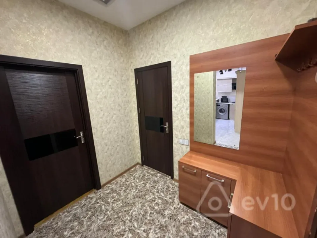 Kirayə verilir 2 otaqlı yeni tikili 75 m²