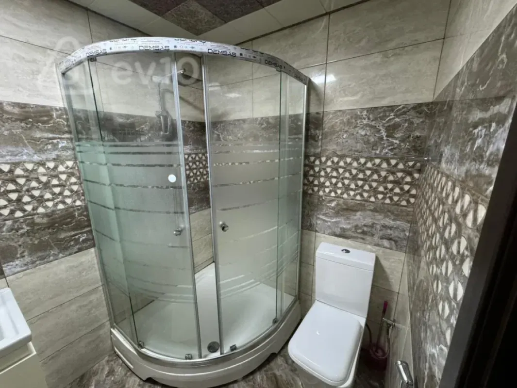 Kirayə verilir 2 otaqlı yeni tikili 75 m²