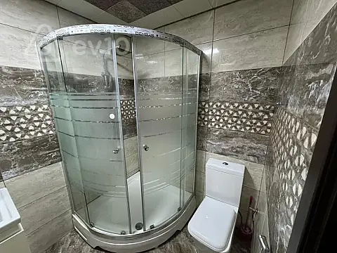 Kirayə verilir 2 otaqlı yeni tikili 75 m²