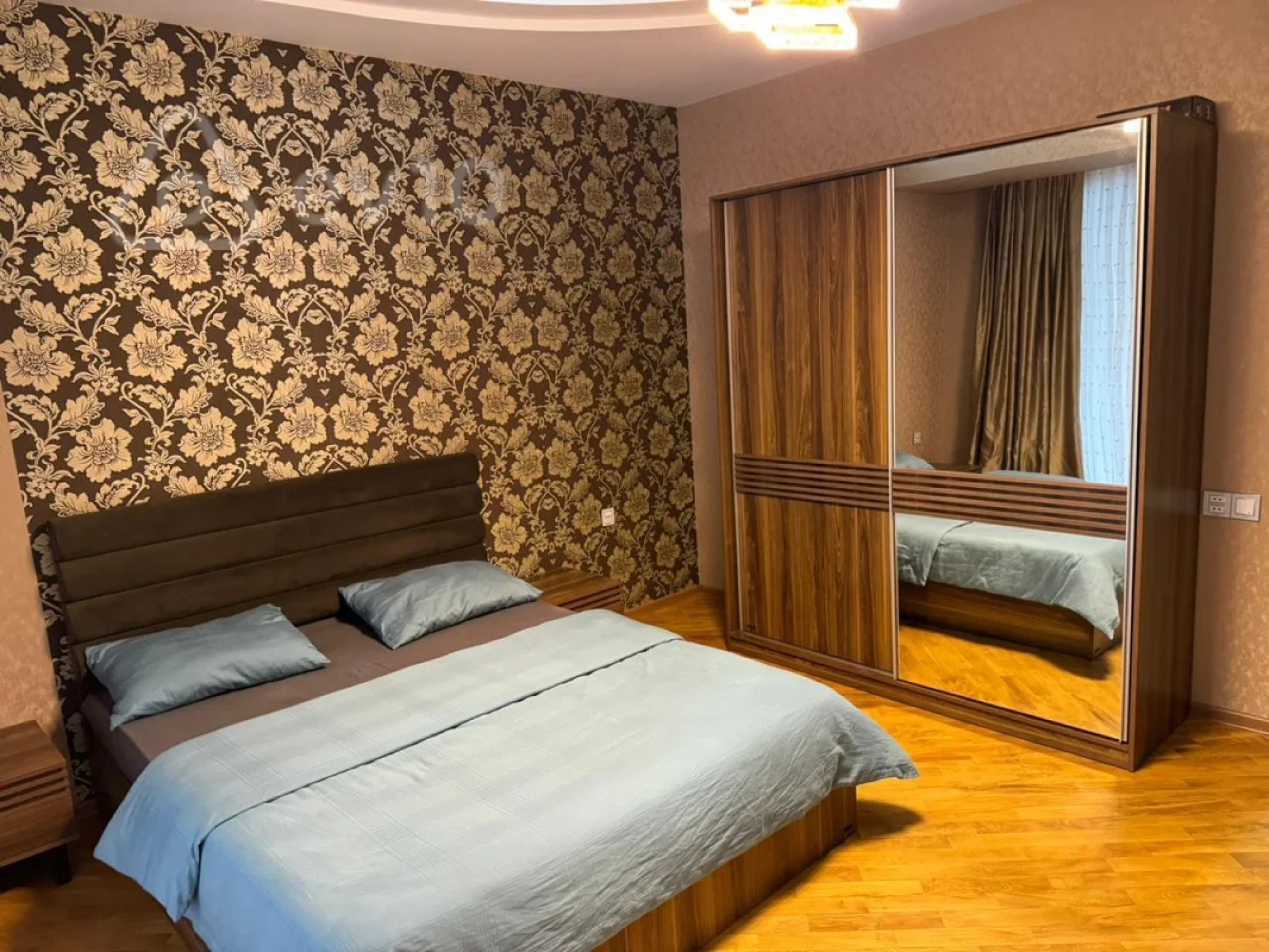 Kirayə verilir 2 otaqlı yeni tikili 75 m²