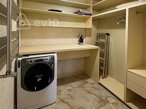 Kirayə verilir 3 otaqlı yeni tikili 153 m²