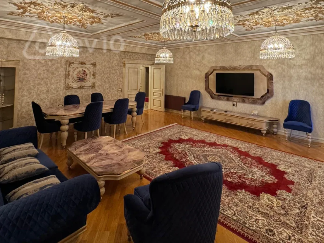 Kirayə verilir 3 otaqlı yeni tikili 153 m²