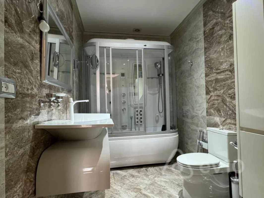 Kirayə verilir 3 otaqlı yeni tikili 153 m²