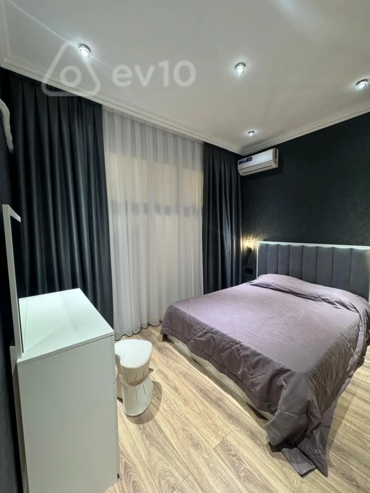 Kirayə verilir 2 otaqlı yeni tikili 75 m²