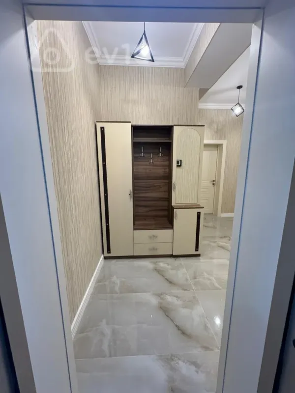 Kirayə verilir 2 otaqlı yeni tikili 75 m²