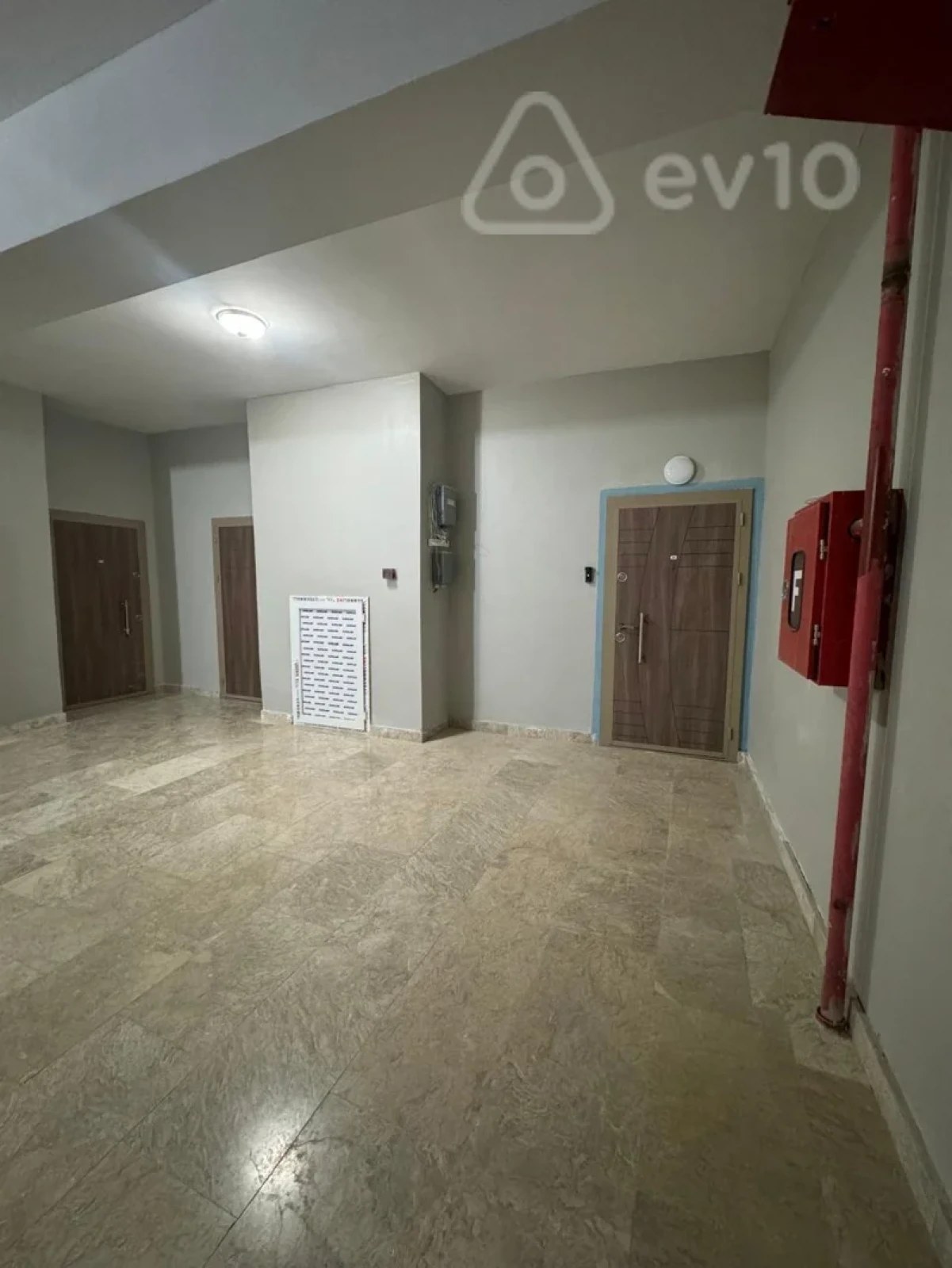 Kirayə verilir 2 otaqlı yeni tikili 75 m²