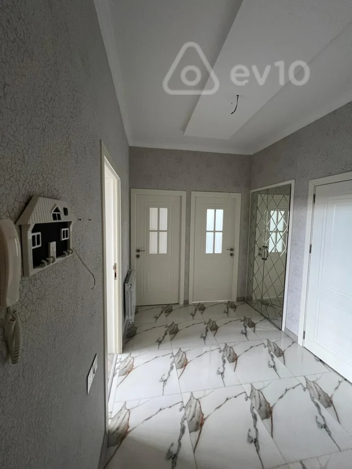 Satılır 3 otaqlı yeni tikili 78 m²