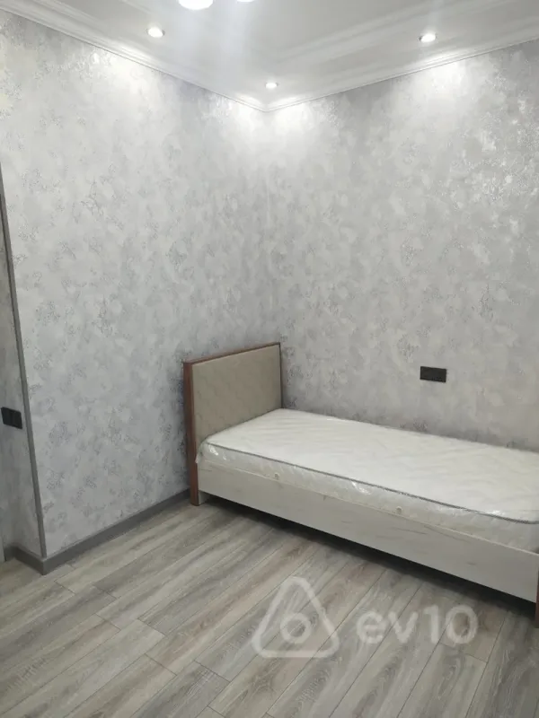 Kirayə verilir 3 otaqlı yeni tikili 90 m²