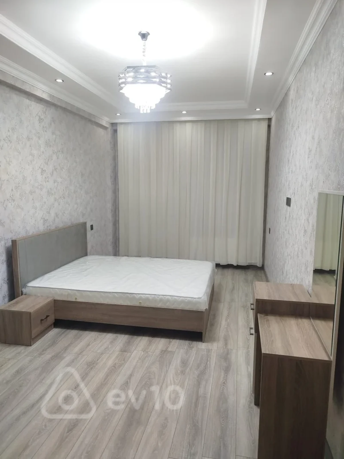 Kirayə verilir 3 otaqlı yeni tikili 90 m²