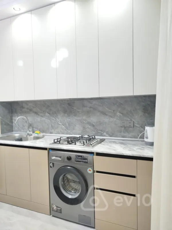 Kirayə verilir 3 otaqlı yeni tikili 90 m²