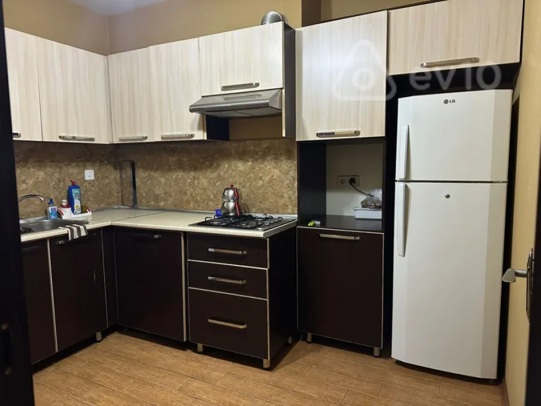 Kirayə verilir 2 otaqlı yeni tikili 90 m²