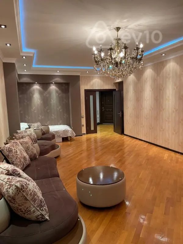Satılır 3 otaqlı yeni tikili 154 m²