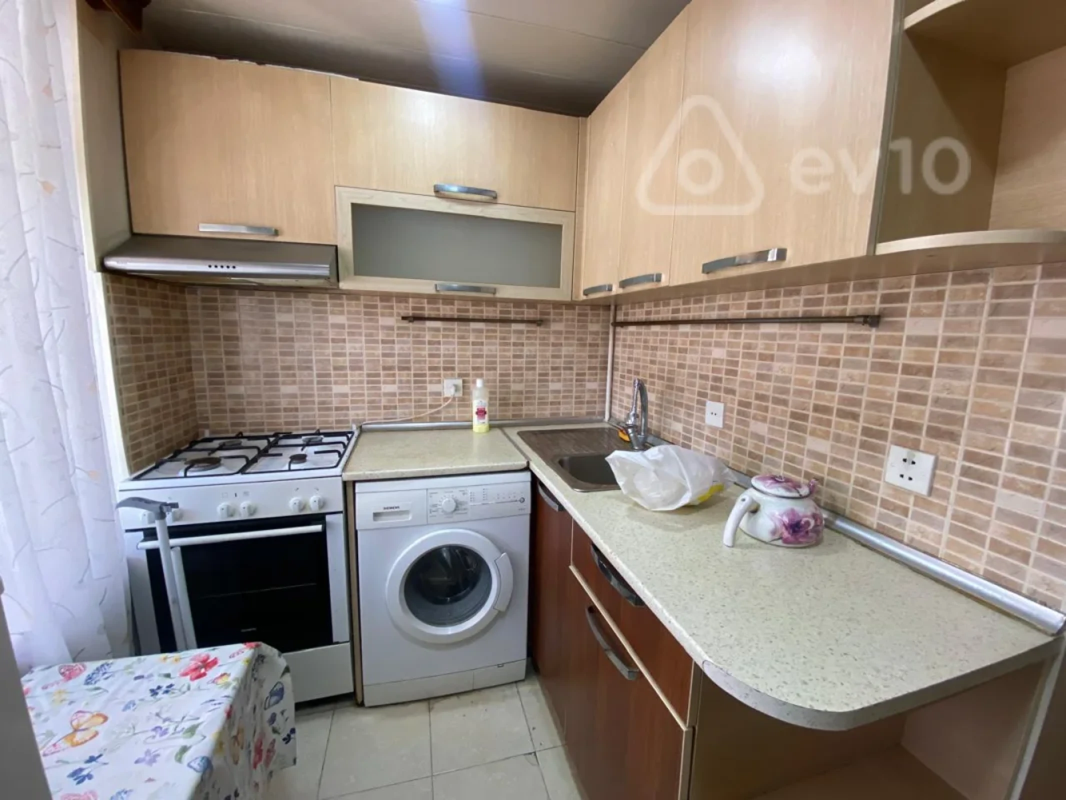 Kirayə verilir 2 otaqlı köhnə tikili 55 m²