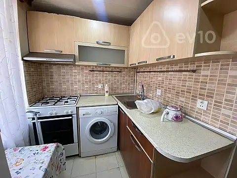 Kirayə verilir 2 otaqlı köhnə tikili 55 m²