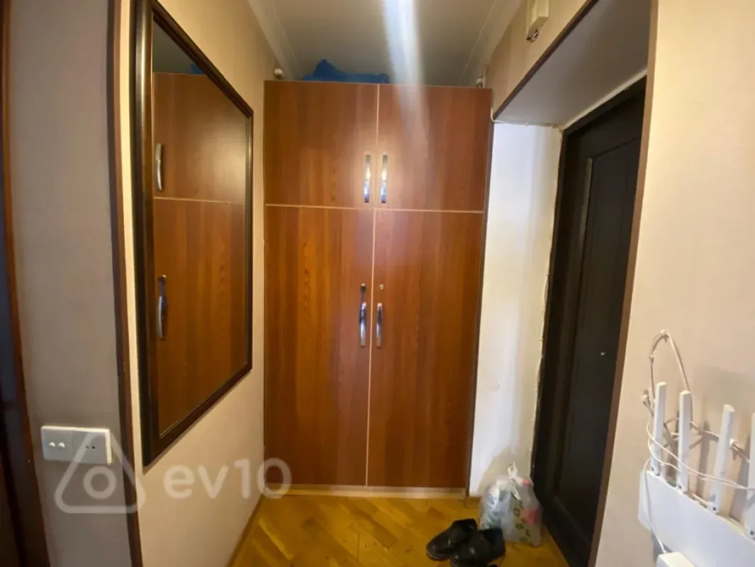 Kirayə verilir 2 otaqlı köhnə tikili 55 m²