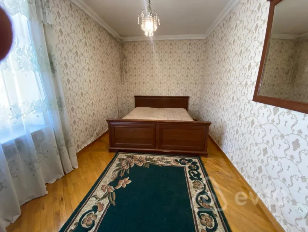 Kirayə verilir 2 otaqlı köhnə tikili 55 m²