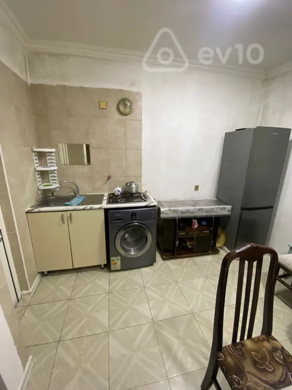 Kirayə verilir 1 otaqlı həyət evi 20 m²