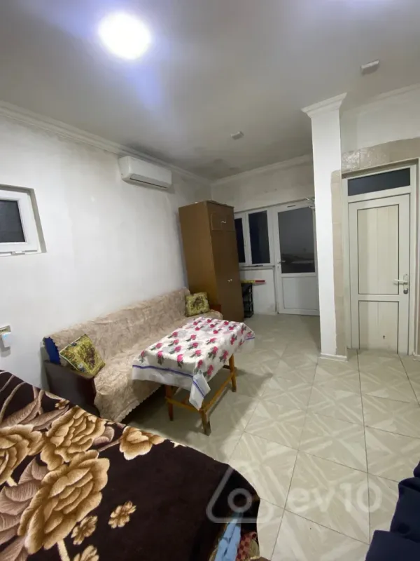 Kirayə verilir 1 otaqlı həyət evi 20 m²