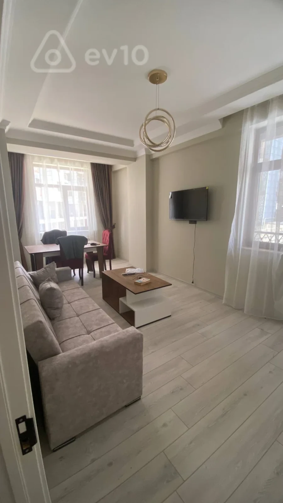 Kirayə verilir 3 otaqlı yeni tikili 130 m²