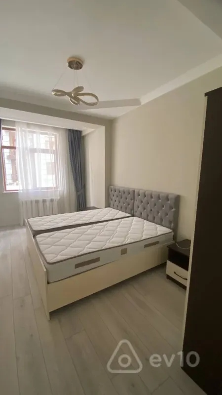 Kirayə verilir 3 otaqlı yeni tikili 130 m²