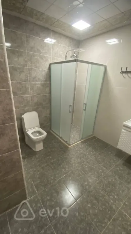 Kirayə verilir 3 otaqlı yeni tikili 130 m²