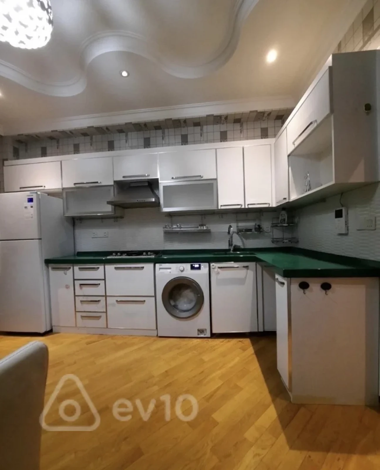 Kirayə verilir 2 otaqlı yeni tikili 90 m²