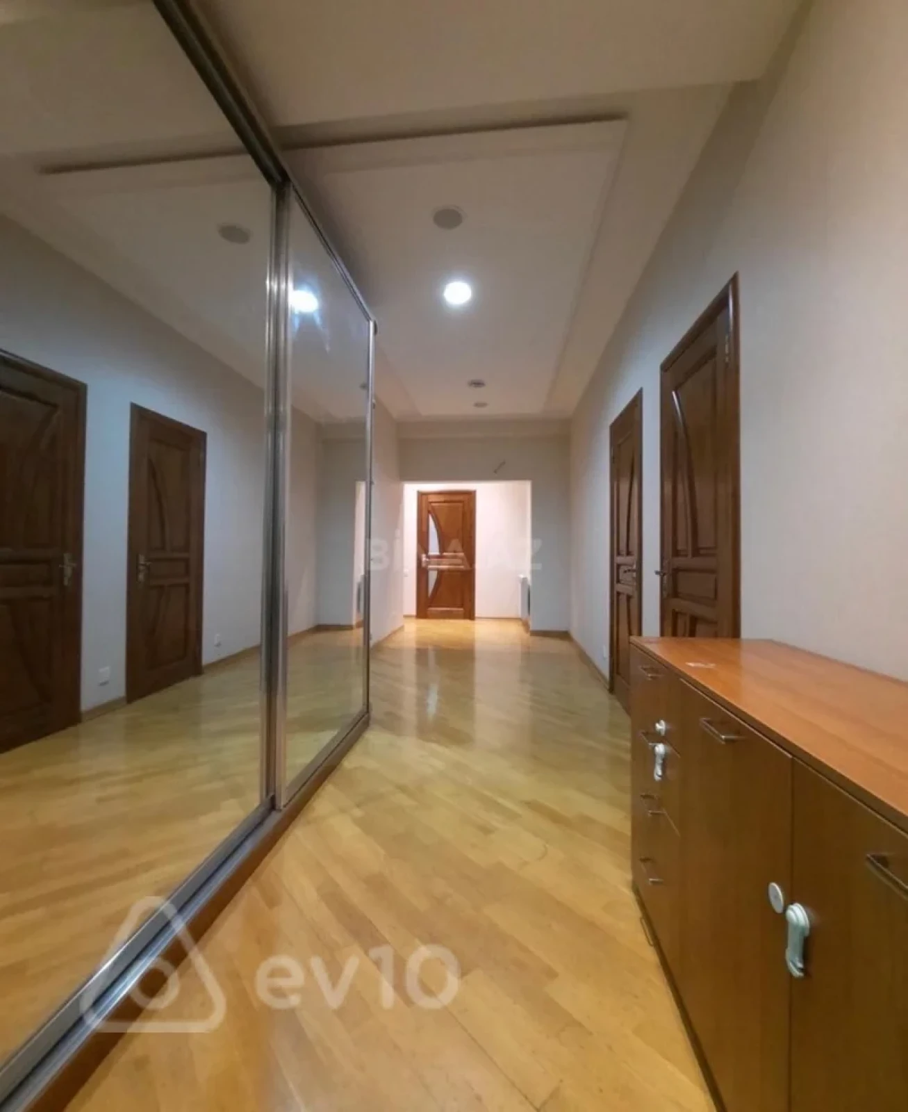 Kirayə verilir 2 otaqlı yeni tikili 90 m²