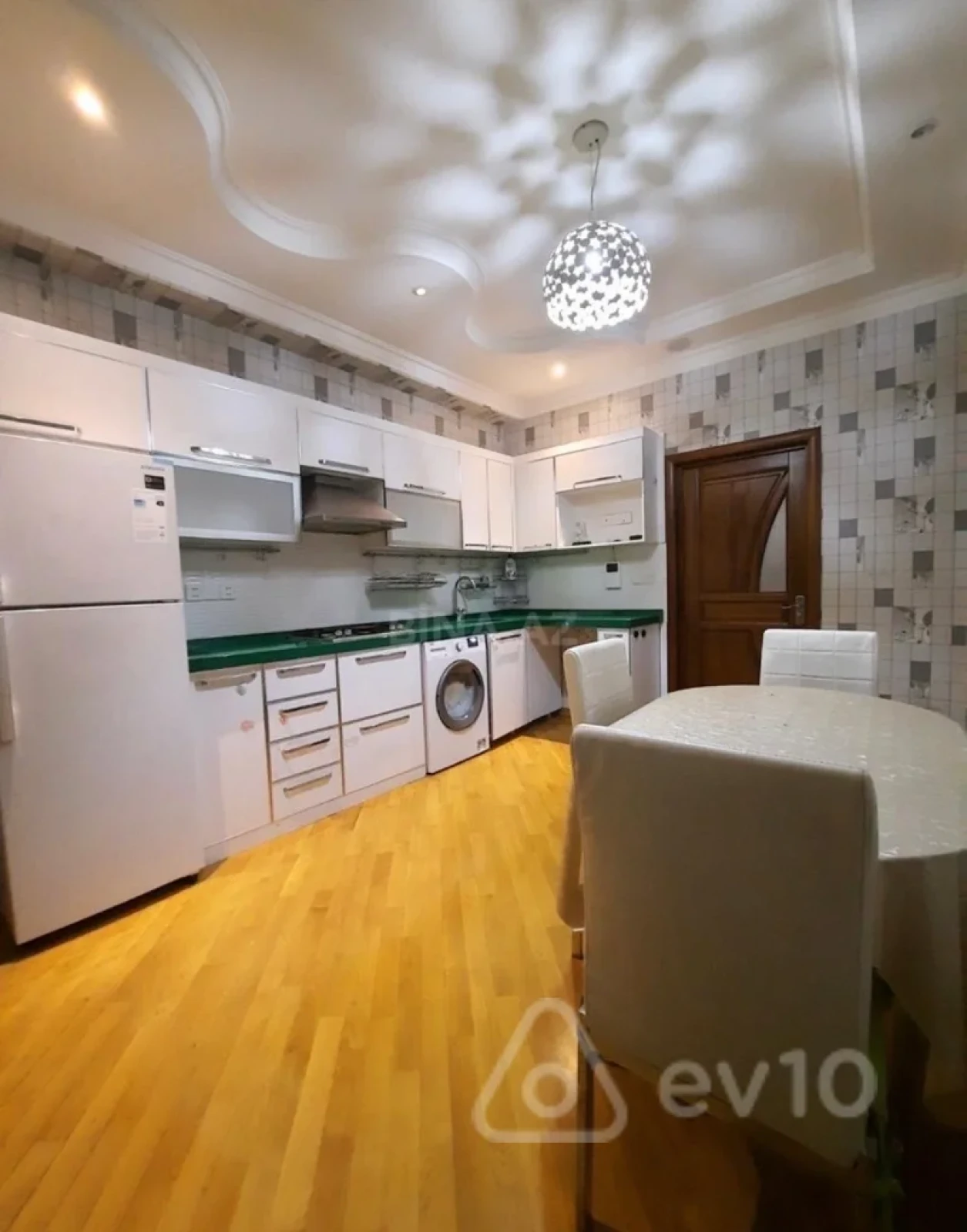 Kirayə verilir 2 otaqlı yeni tikili 90 m²