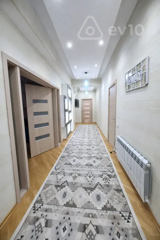 Kirayə verilir 3 otaqlı yeni tikili 130 m²