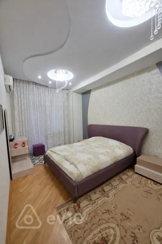 Kirayə verilir 3 otaqlı yeni tikili 130 m²