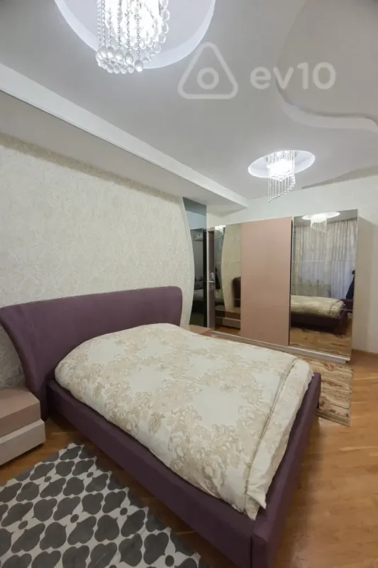 Kirayə verilir 3 otaqlı yeni tikili 130 m²