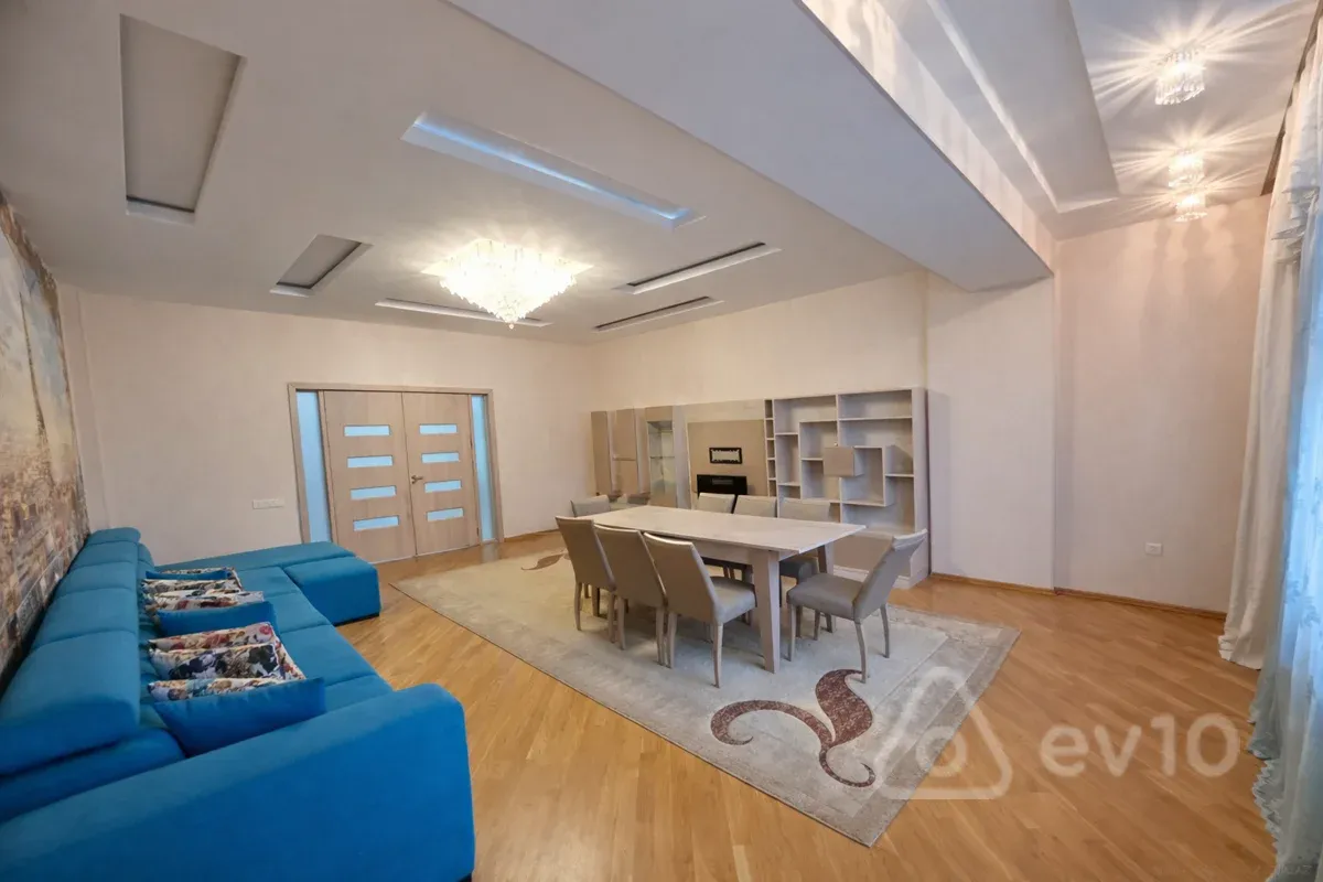 Kirayə verilir 3 otaqlı yeni tikili 130 m²