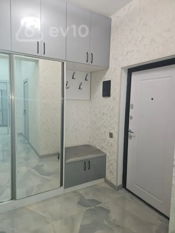 Kirayə verilir 3 otaqlı yeni tikili 70 m²