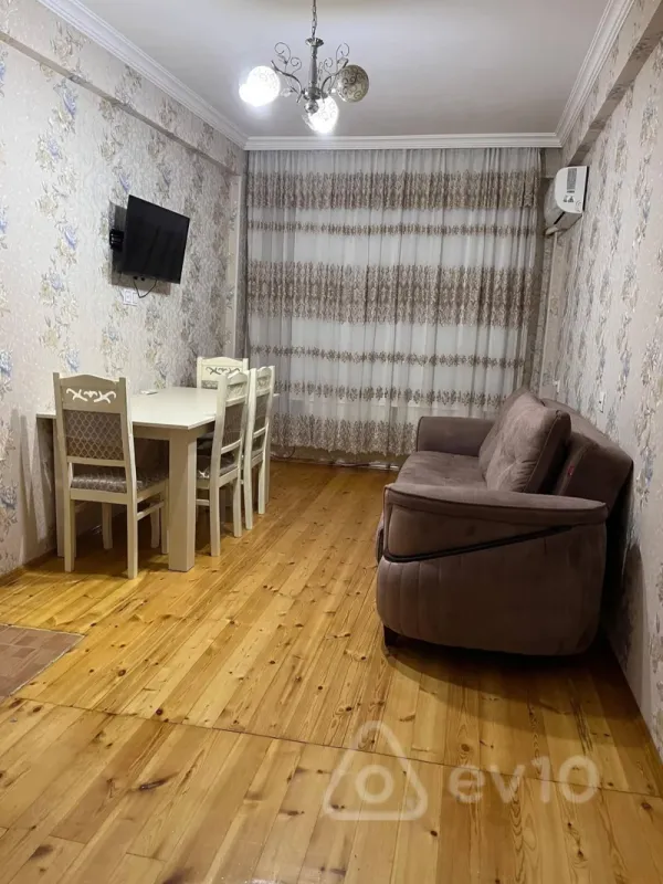 Kirayə verilir 2 otaqlı yeni tikili 50 m²